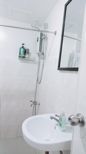 Bathroom 2, Relaxing gateway@seawind condominium, Davao City