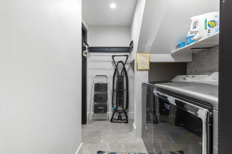 Bedroom 3, Luxury Clarendon 4-BR Homestay - McVeigh, Arlington
