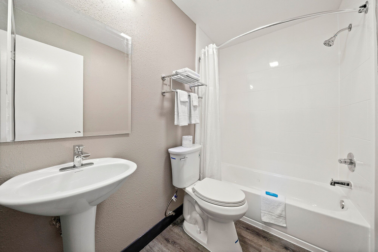 Bathroom, Southern Suites Columbus, Muscogee