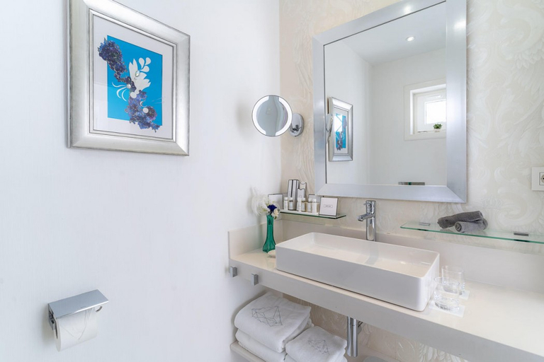 Bathroom 5, Lani's Suites de Luxe, Las Palmas
