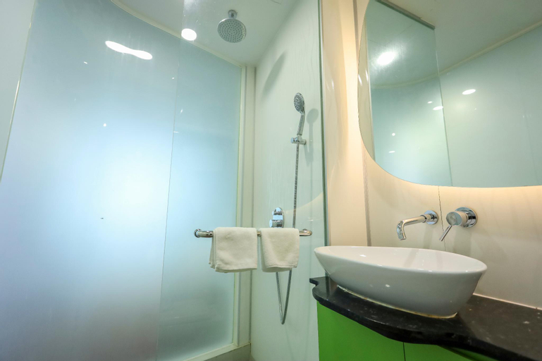 Bathroom 17
