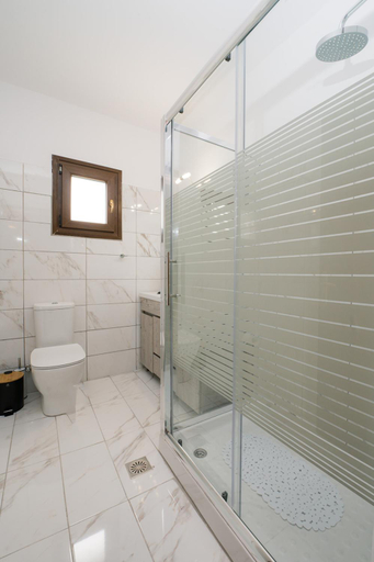 Shower, Lakis Residence, Ionian Islands