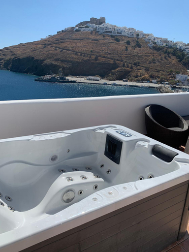 Bathroom 5, Caldera Studios, South Aegean