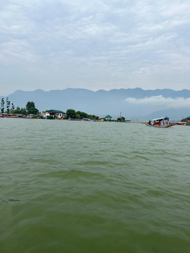 Others 4, Houseboat Bendmeer Heritage, Srinagar
