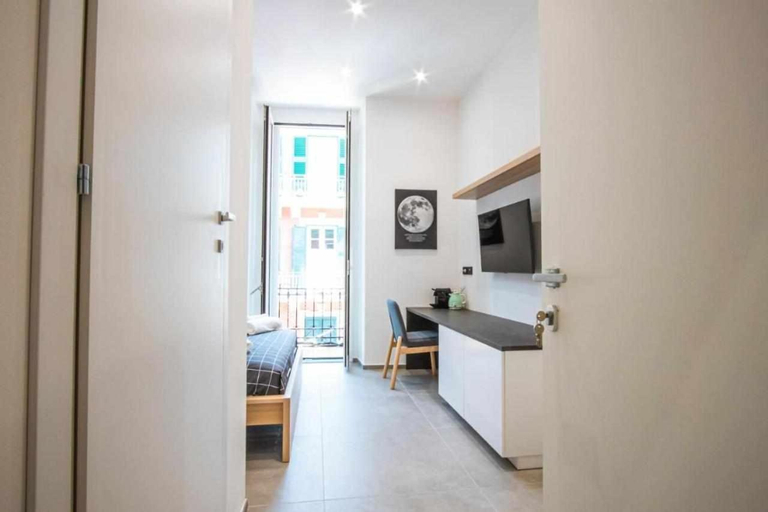 Others 4, Astroom apartments, Bari