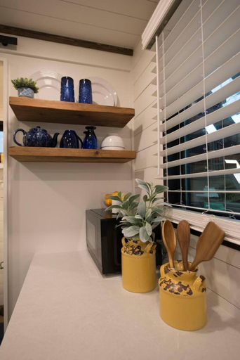 Others 5, Yellow Blue Elegant Container Tiny House, McLennan