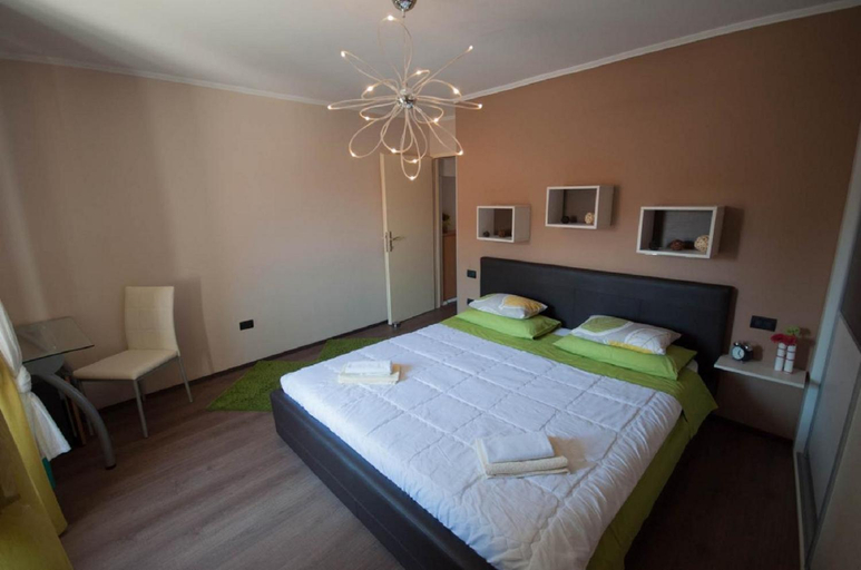 Others 5, Dario Room, Novigrad