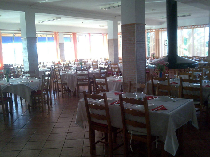Food & Drinks 4, Nefama Pensao, Ourique