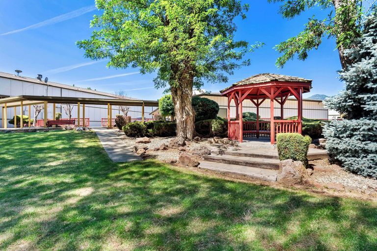 Exterior & Views 2, Best Western Miner's Inn, Siskiyou