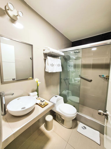 Bathroom 2, Acuario Hotel & Suites, Lima