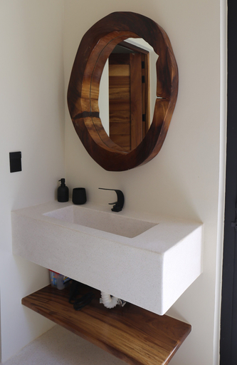 Bathroom 3, Punta Mágica, Dist. Pochutla