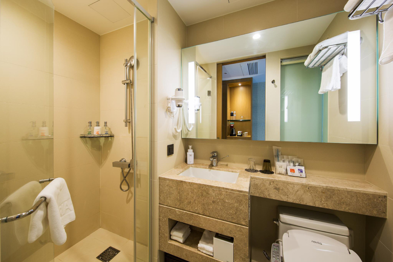 Bathroom 28