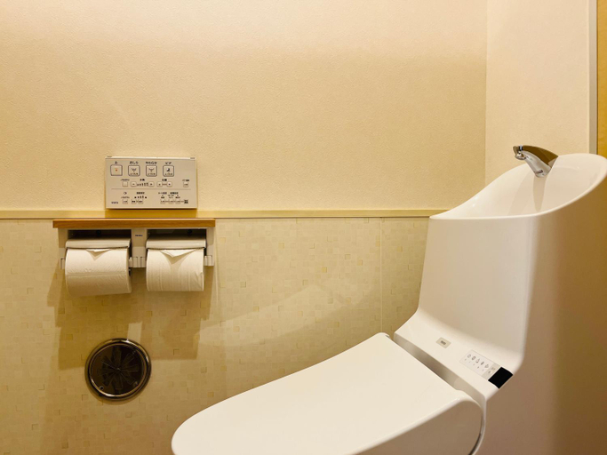 Bathroom 2, hostel wasabi asakusa, Taitō