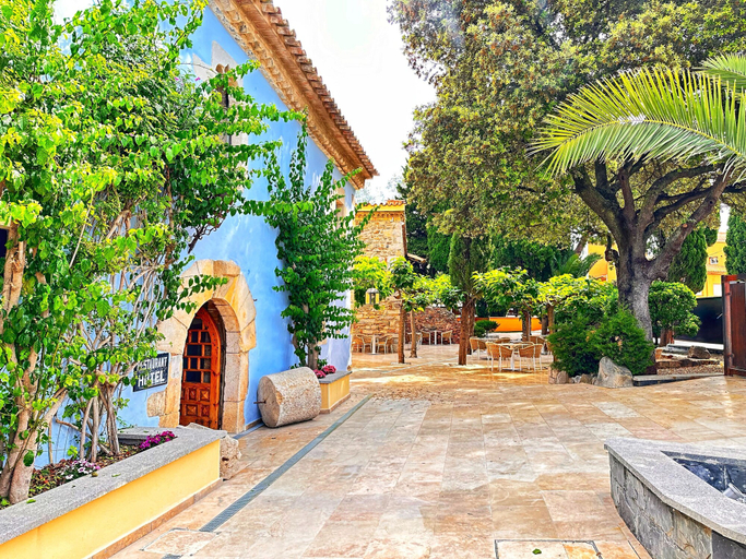 Exterior & Views 2, Boutique Hotel Comtal Empuries, Girona
