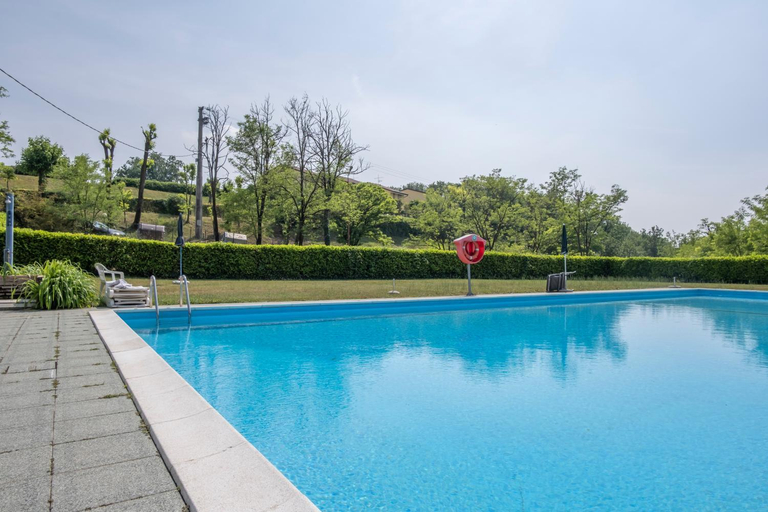 Sport & Beauty 2, HOST4U - LISA&MAGGIE Pool Apartments with Beautiful View on Lake of Garda, Brescia