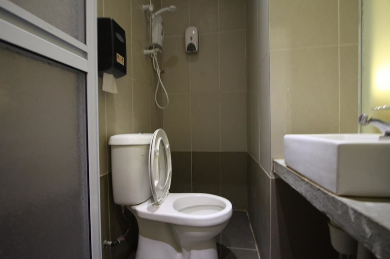 Bathroom 5, Place2Stay - Chinatown, Kuching