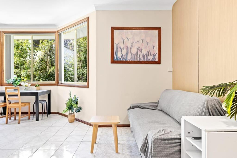 Others 5, Queen Room in Gordon near Train & Bus Sleep 2, Ku-ring-gai