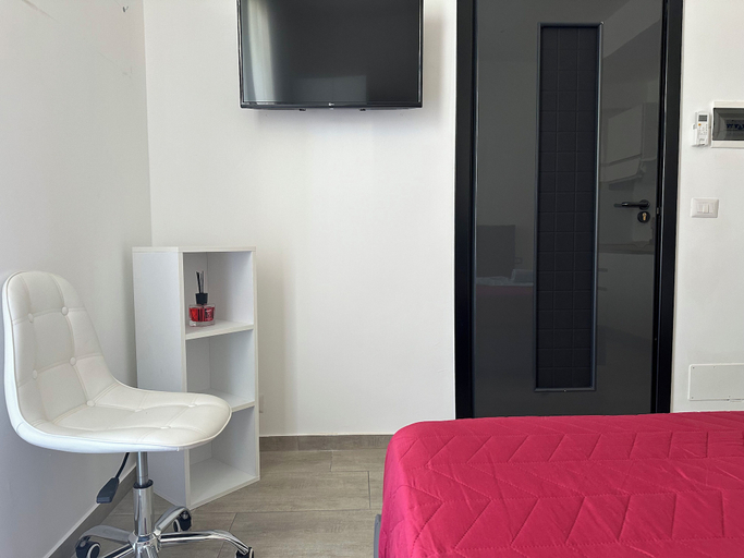 Bedroom 4, Sea&Sky Rooms, Bari