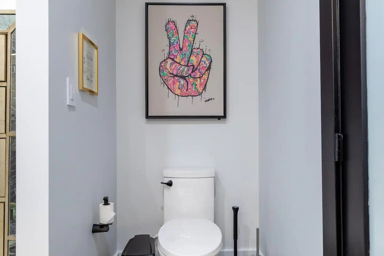 Bathroom 4, Luxury Clarendon 4-BR Homestay - McVeigh, Arlington
