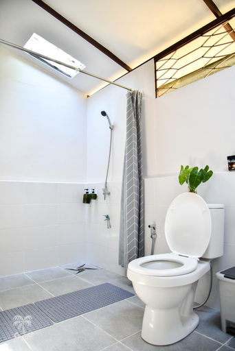 Bathroom 4, CoCoCo, Muang Ranong