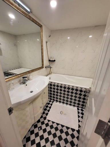 Bathroom 5, Saigon By Night Luxury Hotel, District 7