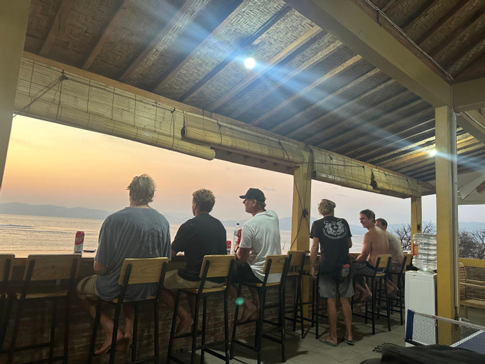 Food & Drinks 4, Lakey Peak B and B, Dompu