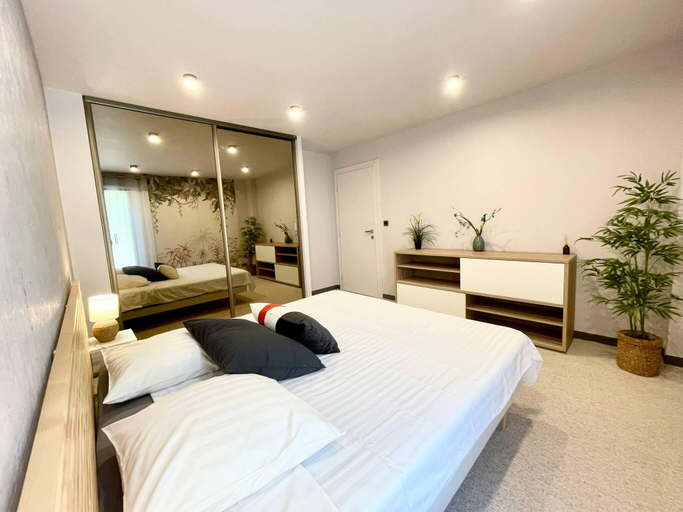 Bedroom 2, Luxueuse Villa 2 Piscines Spa Nord Montpellier, Hérault