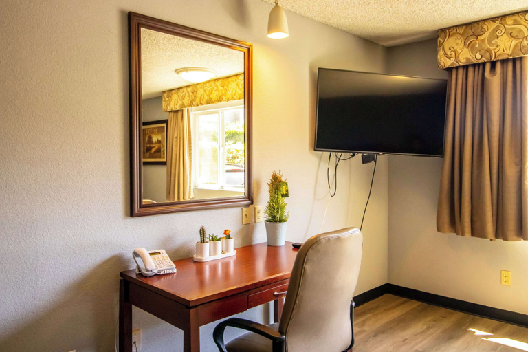 Others 5, Red Lion Inn & Suites Vancouver, Clark