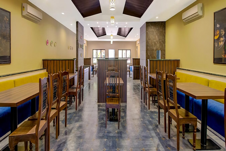 Food & Drinks 4, Club Mahindra Netrang, Bharuch