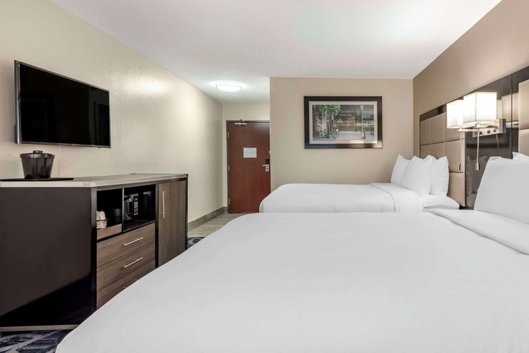 Bedroom 4, Comfort Inn & Suites Liverpool - Syracuse, Onondaga