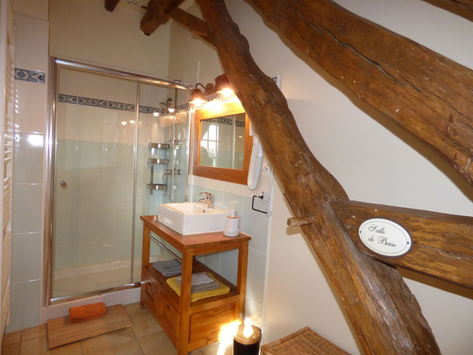 Bathroom 5, BRITAVIT Chambres et Table d'Hôtes, Dordogne