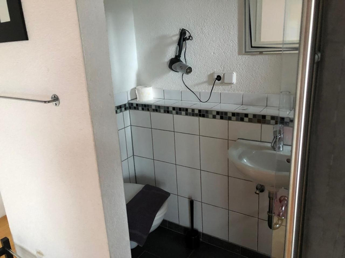Bathroom 5, Hotel Saarland Lebach, Saarlouis