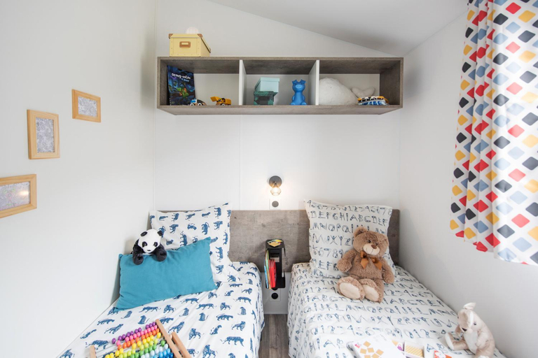 Bedroom 2, Camping Paris Beau Village, Essonne