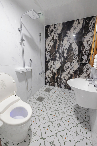 Bathroom, Central Hotel & Residence, Gwangsan