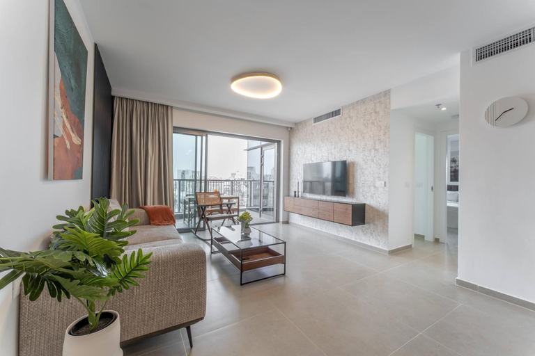 Guestroom, Holysuite Savyon View Tower