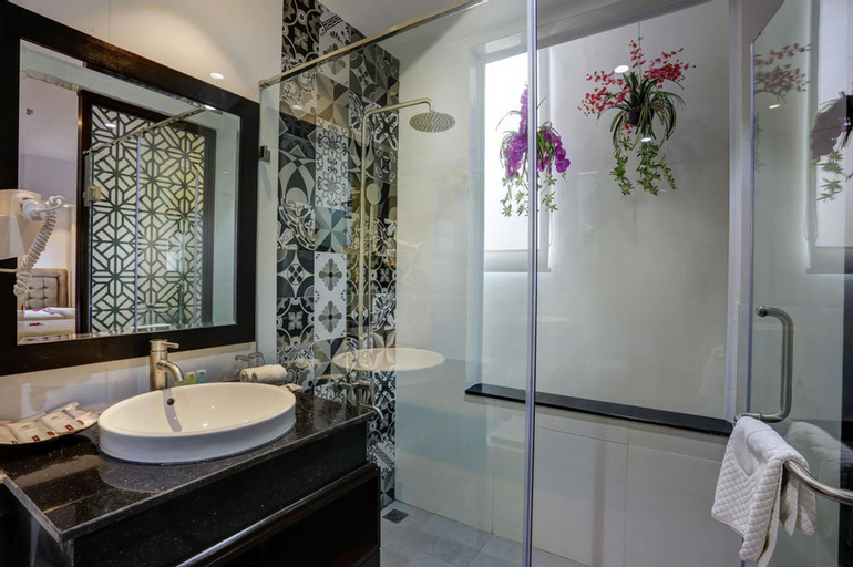 Bathroom 9