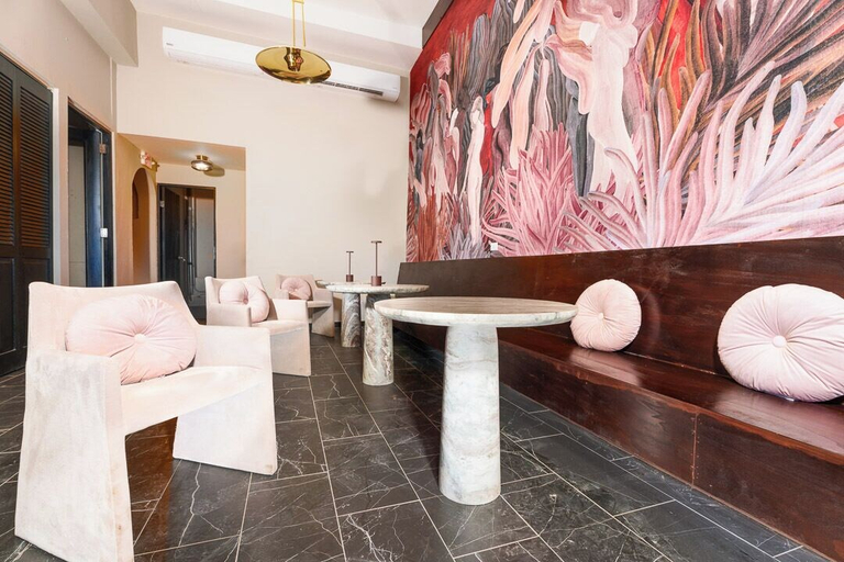 Others 5, The Oliver Hotel