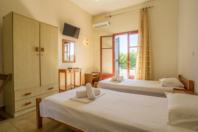 Bedroom 2, Aggeliki Apartments Dassia, Ionian Islands