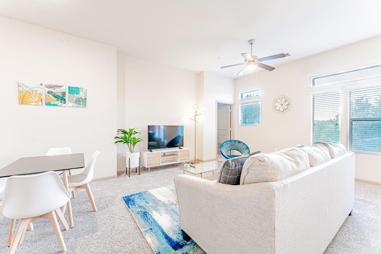 Others 5, Spacious 2BR King Bed Suites Close to Downtown and Airport, Travis