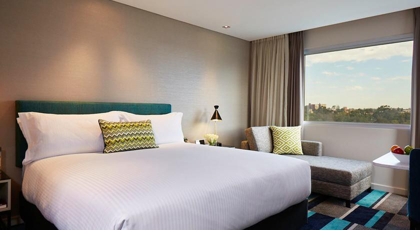 Bedroom 3, Crown Promenade Perth, Perth