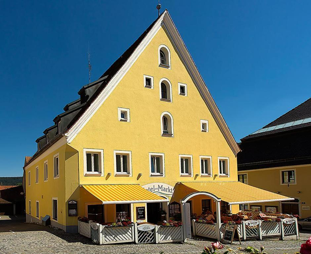 Exterior & Views 5, Hotel am Markt, Roth