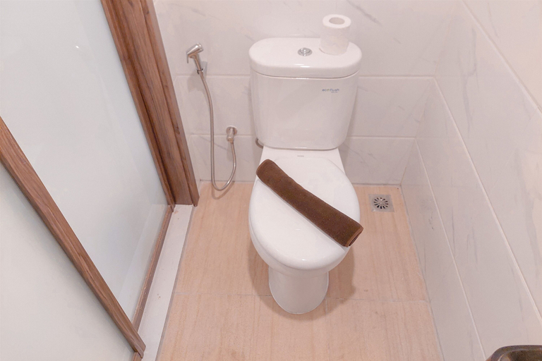 Bathroom 3, Good Place Studio Sky House Alam Sutera Apartment Near Ikea, Tangerang