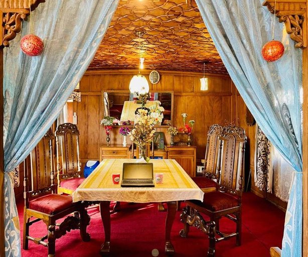 Others 5, Houseboat Bendmeer Heritage, Srinagar