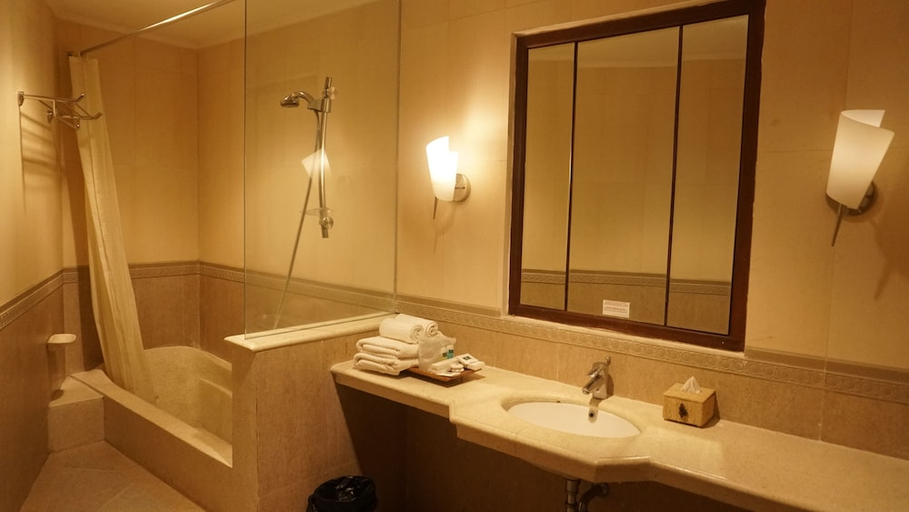 Bathroom 4, Pines Garden Resort, Pasuruan