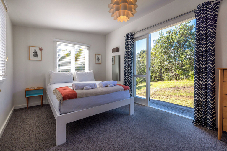 Bedroom 2, Pacific Views - Waiheke Island, Auckland