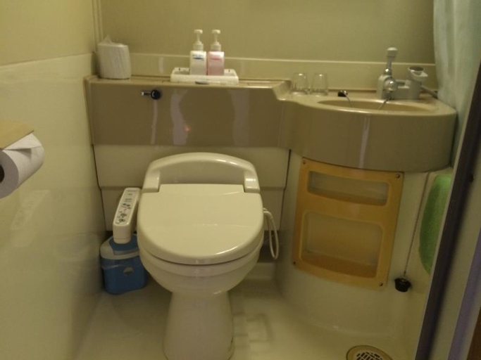 Bathroom 14