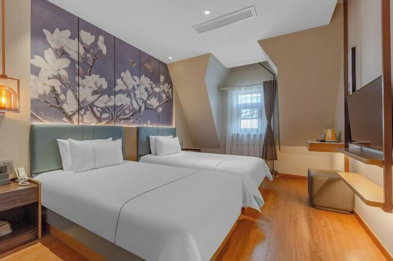 Bedroom 3, Magnotel Hotel (Qufu Sankong Scenic Area Chunqiu West Road), Jining