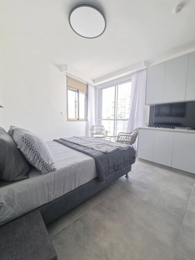Bedroom 2, חוויה בכיכר