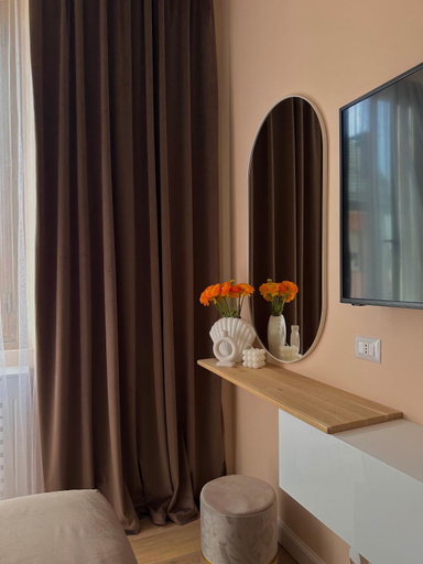 Others 4, Visconti Room by Rhospitality it, Milano
