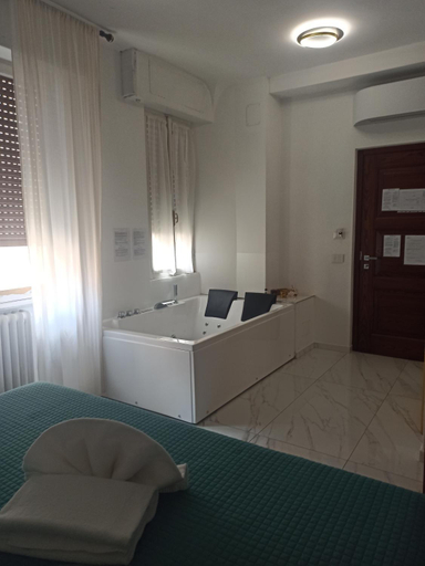 Others 5, B&B Suite and Rooms San Giovanni, Rome
